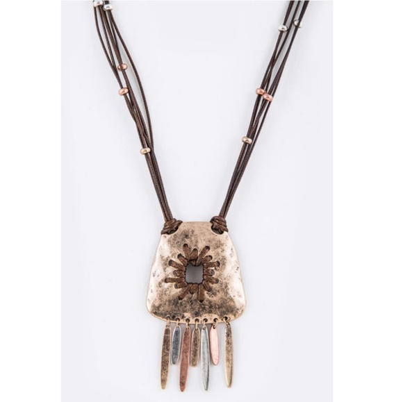 Simple Feather Boutique Jewelry - Boho Contrast Stitch Fringe Necklace Set